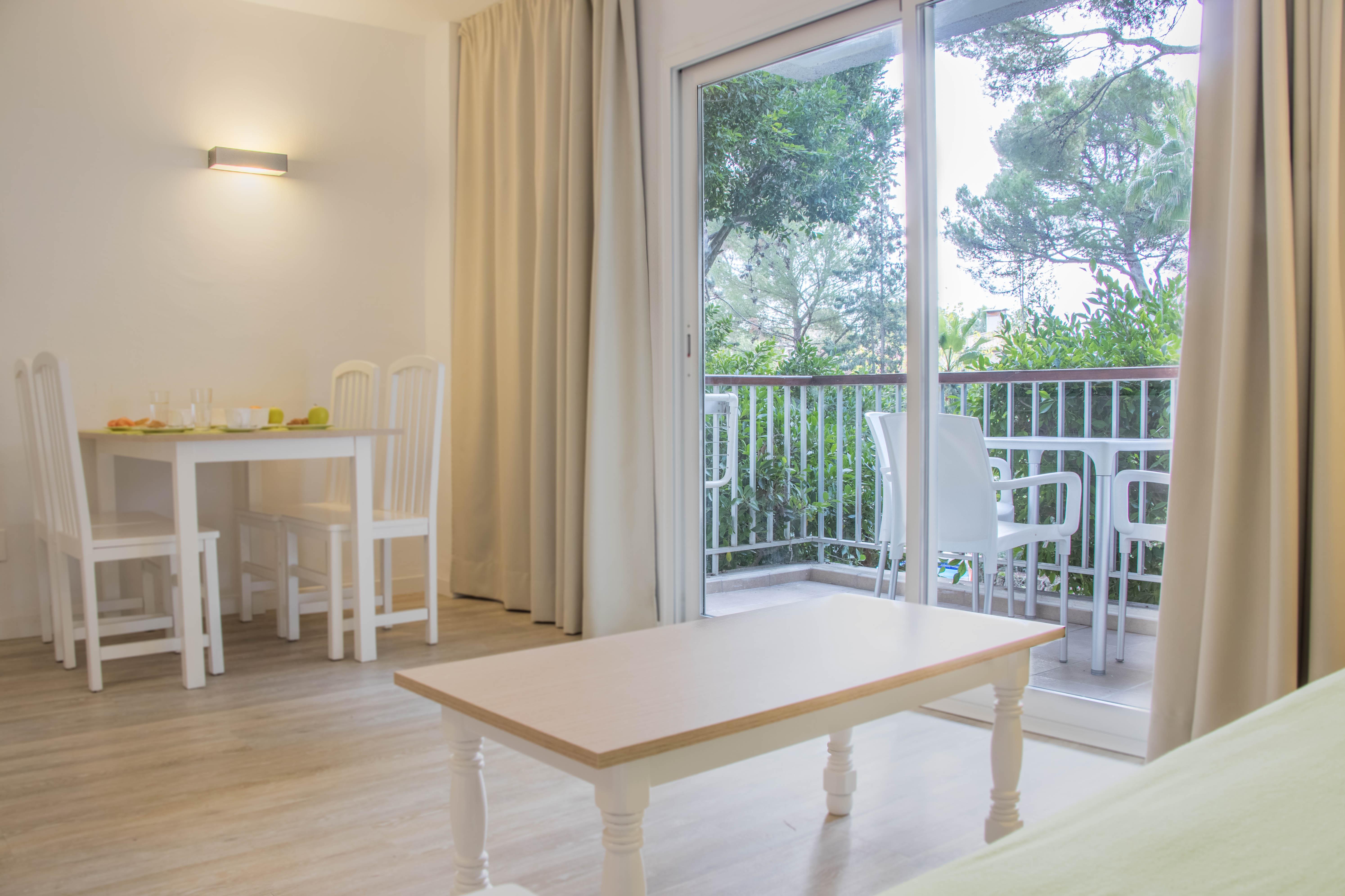 Houm Plaza Son Rigo Aparthotel